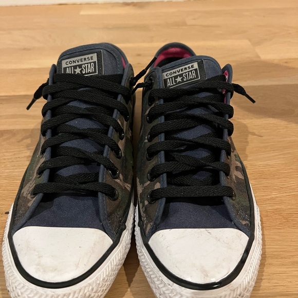 Custom chuck taylor men’s size 12. Preowned with light use. - Picture 2 of 3